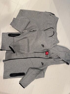 Nike Tech Fleece Hoodie and Joggers Set
